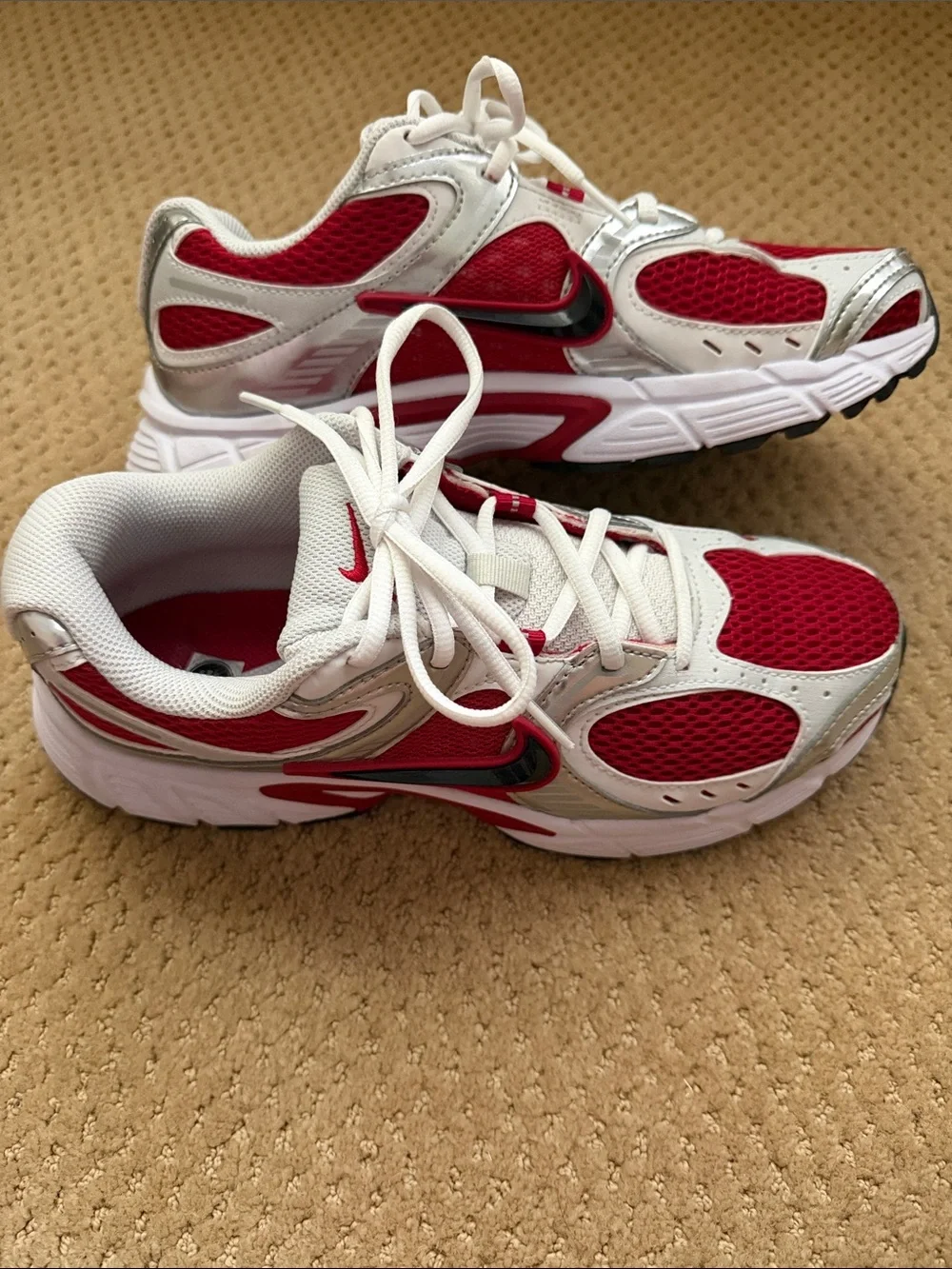 Nike V5 RNR Sneakers Shoes, Size 7.5M/9W